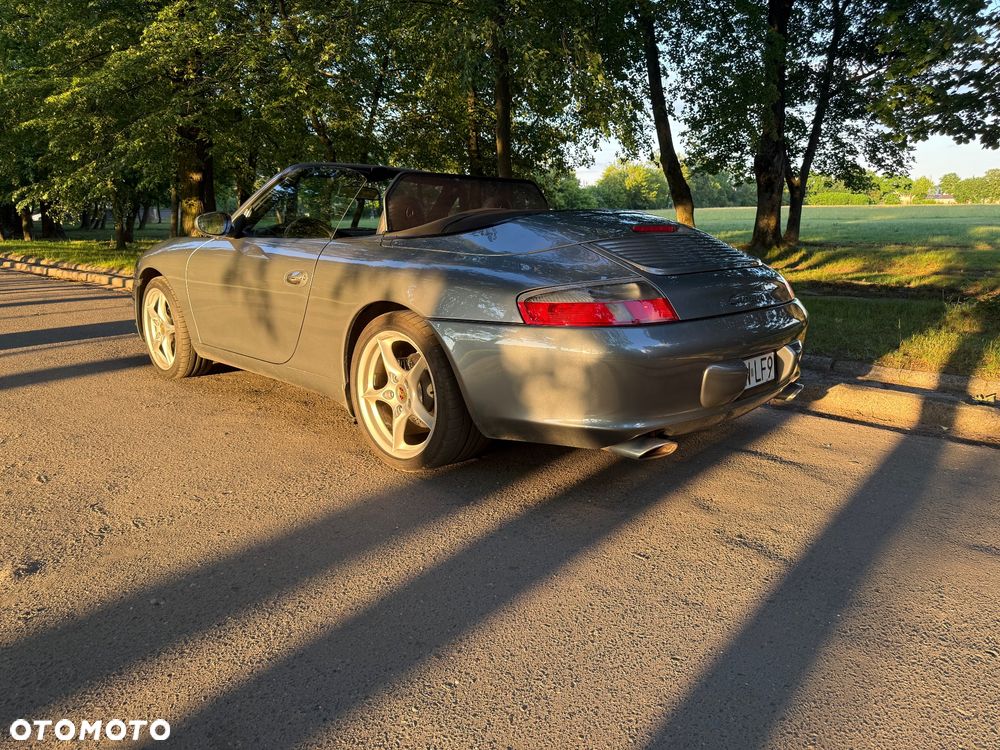 Porsche 911 Carrera - 10