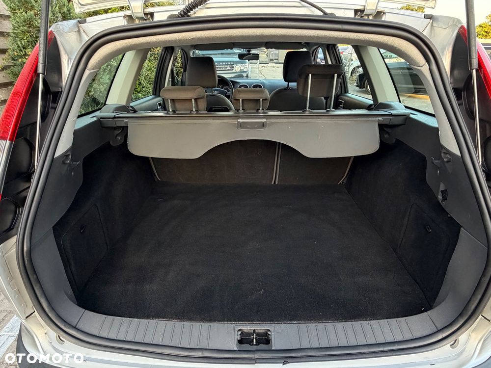 Ford Focus 1.6 16V Trend - 8