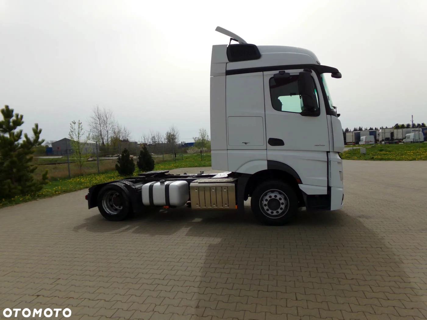 Mercedes-Benz Actros - 7