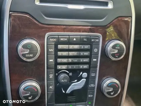 Volvo XC 70 - 22