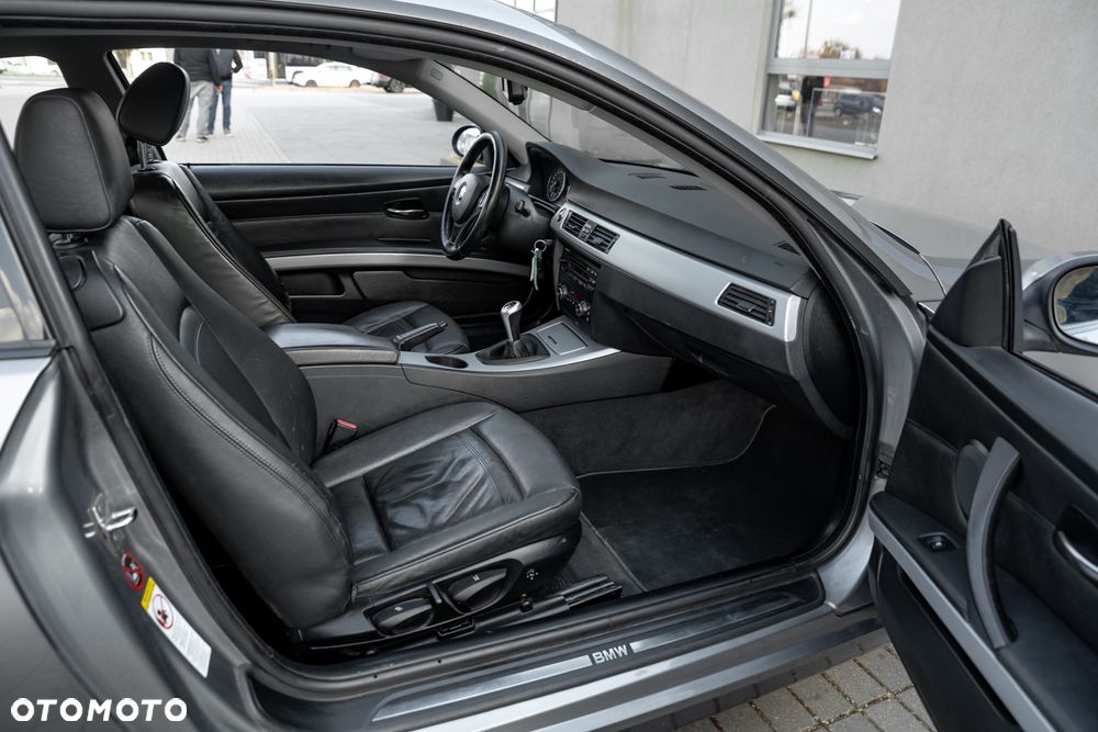 BMW Seria 3 320d DPF - 24