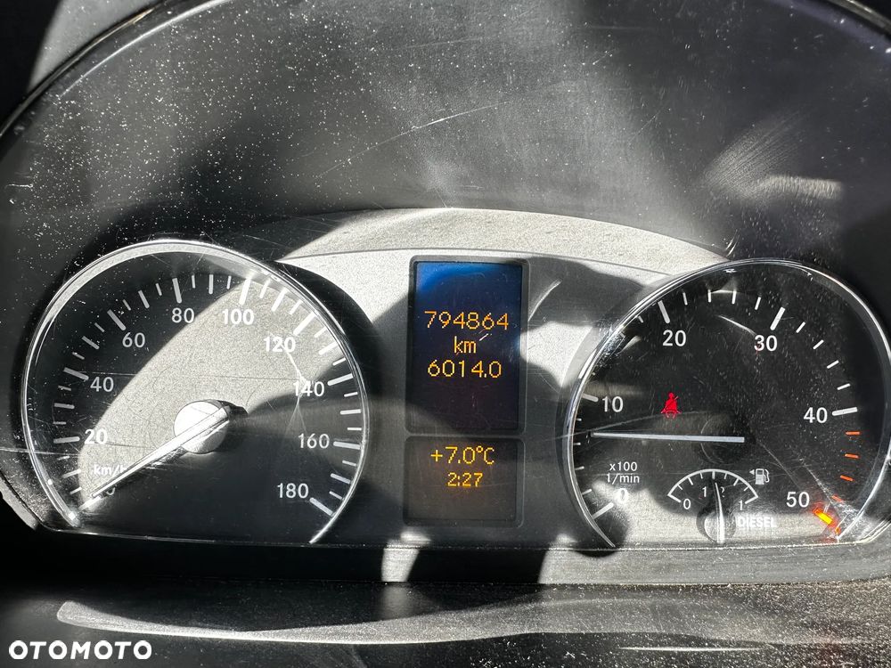 Mercedes-Benz SPRINTER 319 - 18