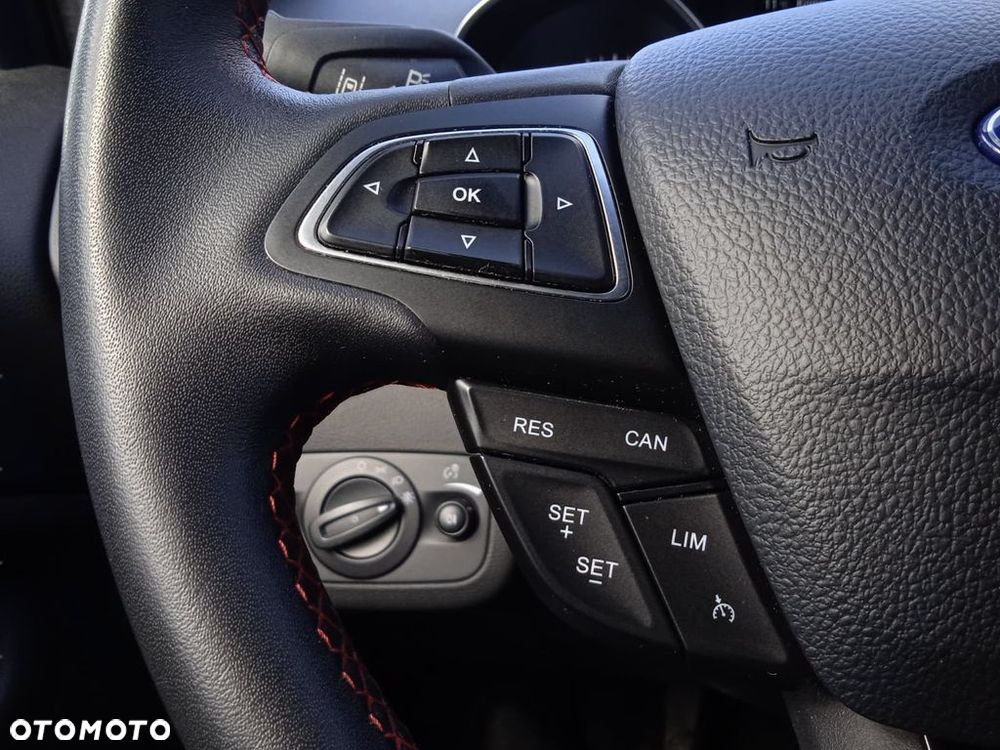 Ford Kuga 1.5 EcoBoost 2x4 ST-Line - 15