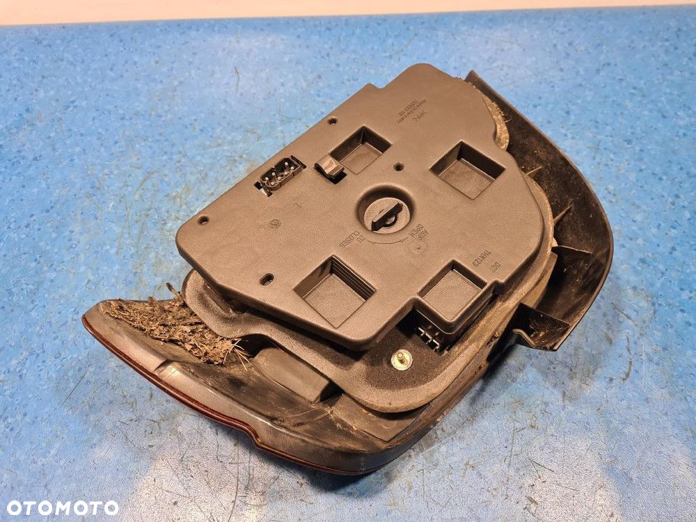 BMW 5 E39 SEDAN LAMPA TYŁ LEWA ZEWNĘTRZNA - 11