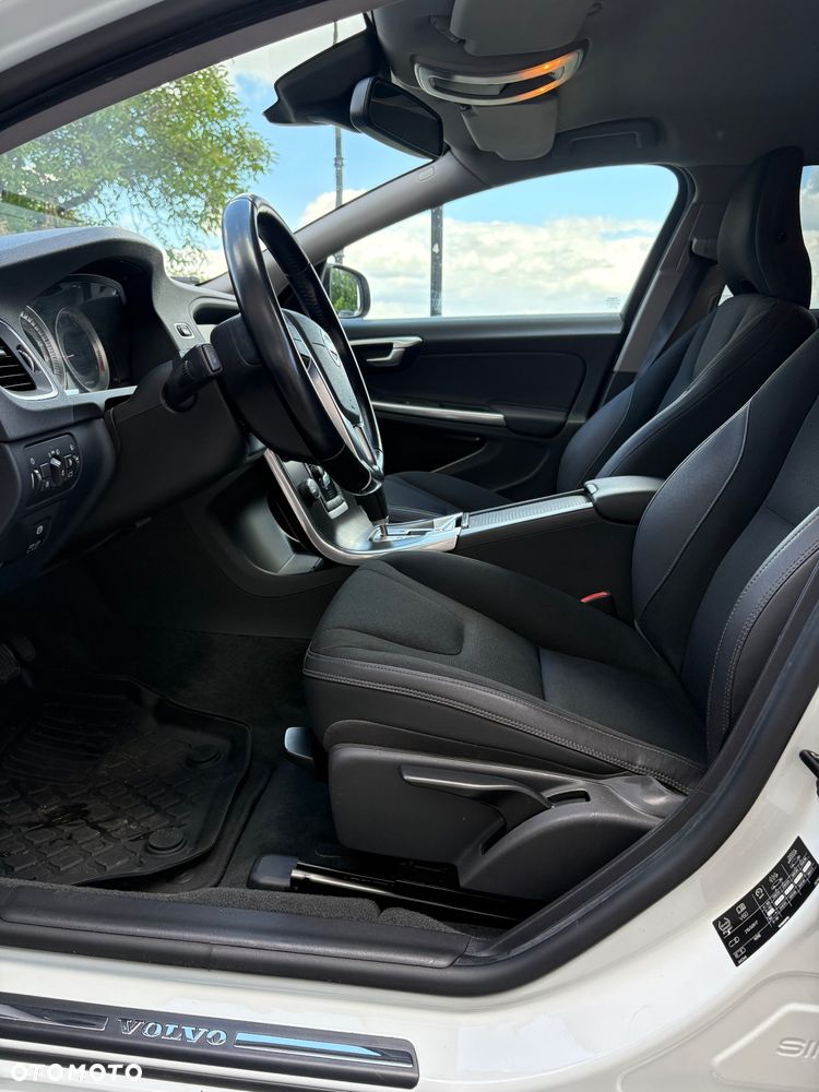 Volvo V60 T4 Geartronic Powershift Momentum - 38