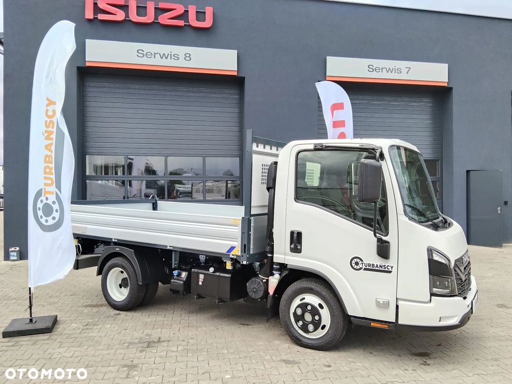 Isuzu M27 - 1