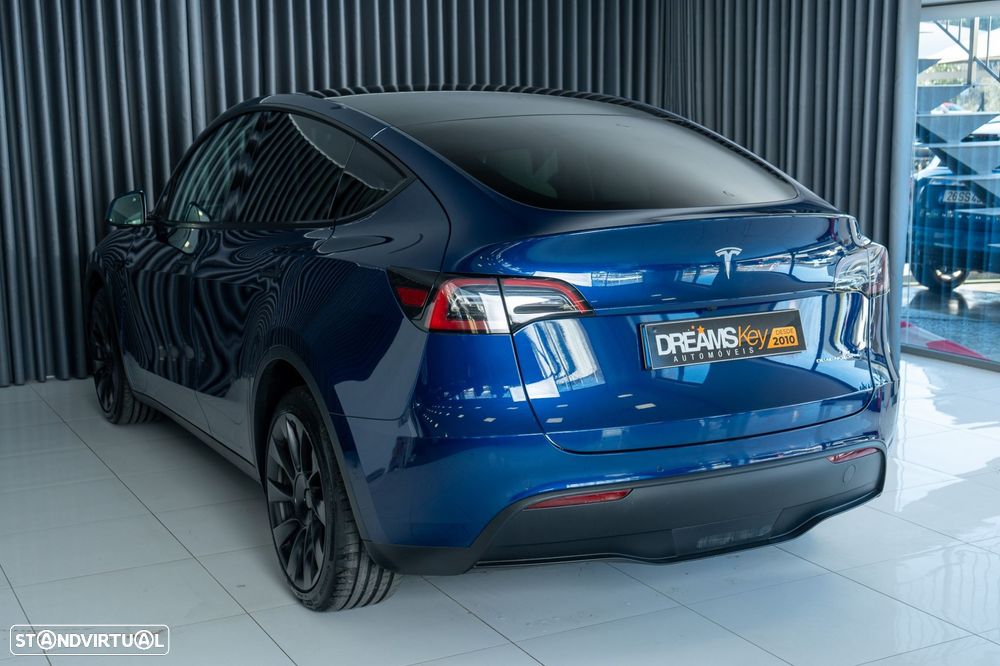 Tesla Model Y Long Range Dual Motor AWD - 26