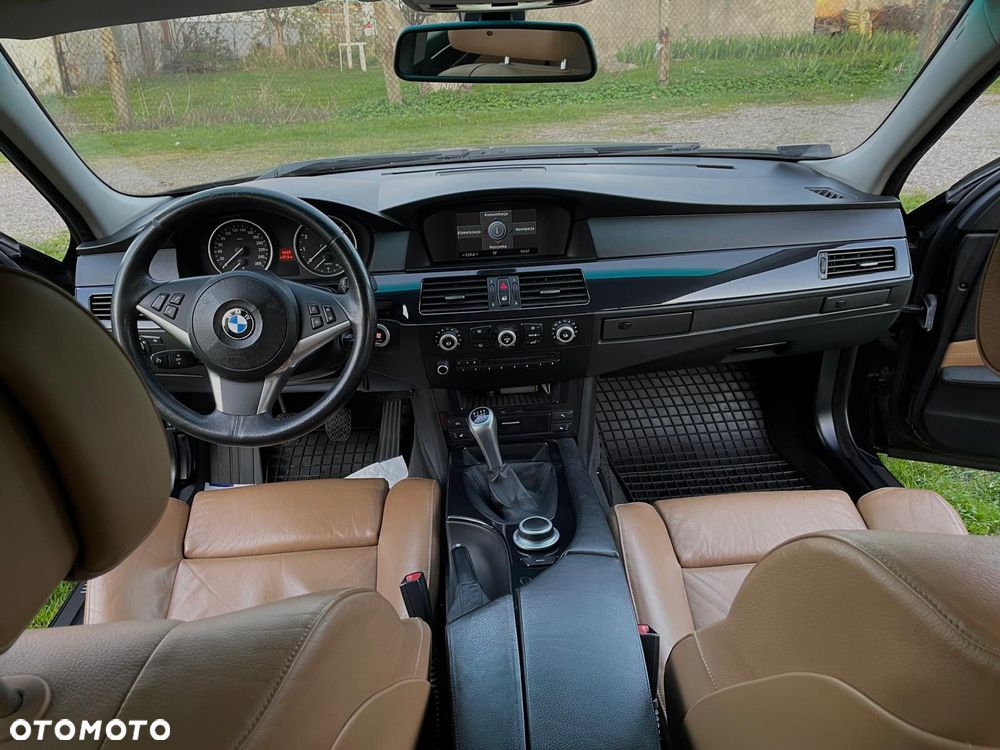 BMW Seria 5 525i - 10