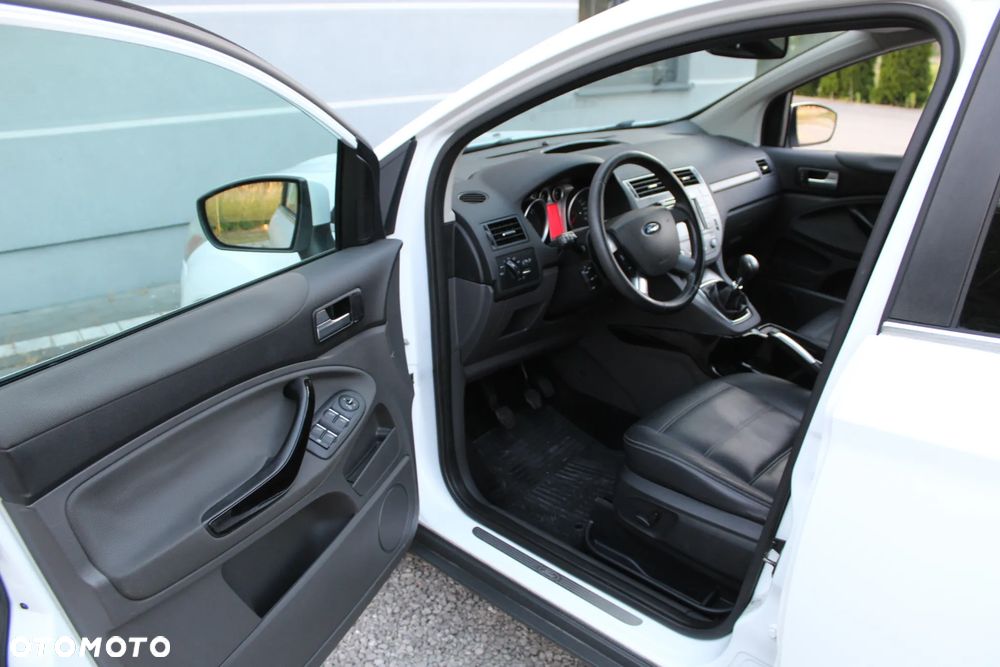 Ford Kuga 2.0 TDCi 4x4 Titanium - 15