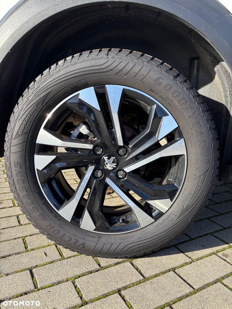 Peugeot 2008 PureTech 130 EAT8 Allure - 30