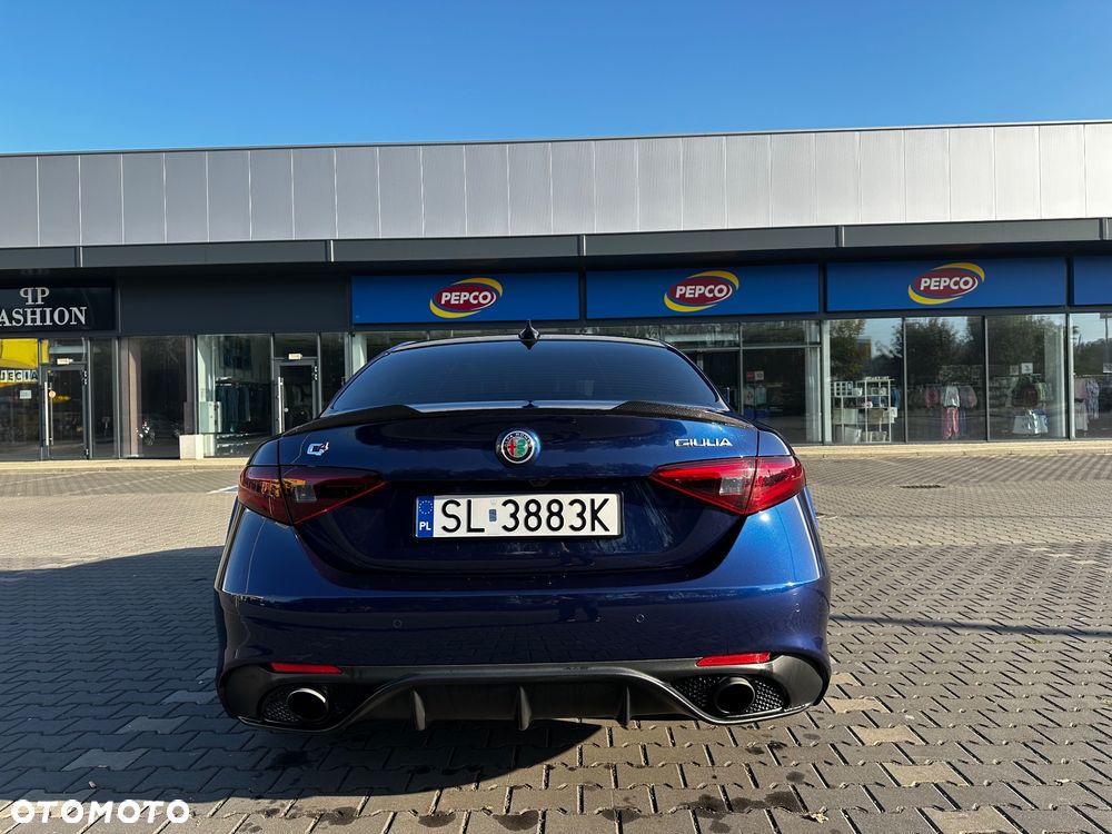 Alfa Romeo Giulia - 5