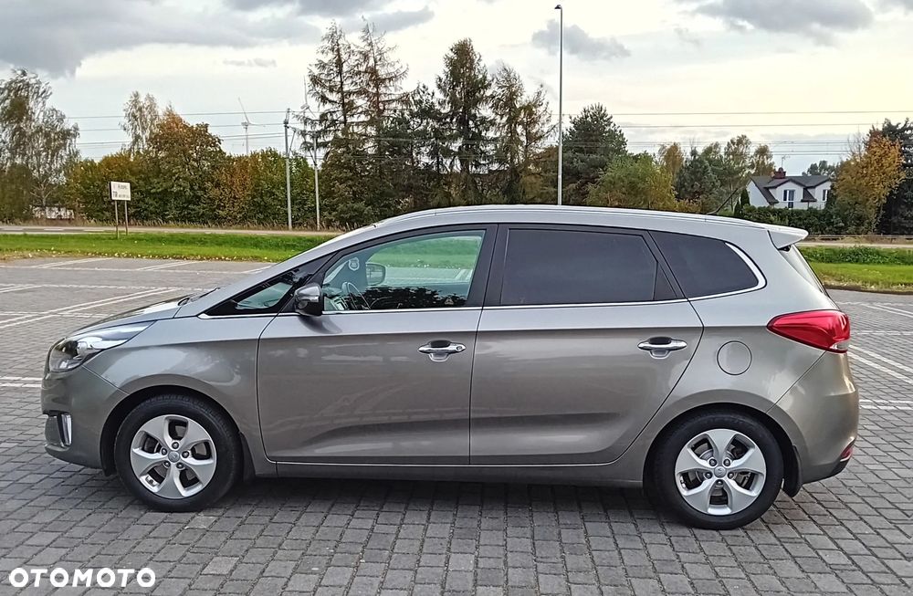 Kia Carens 1.6 GDI L 7os - 9