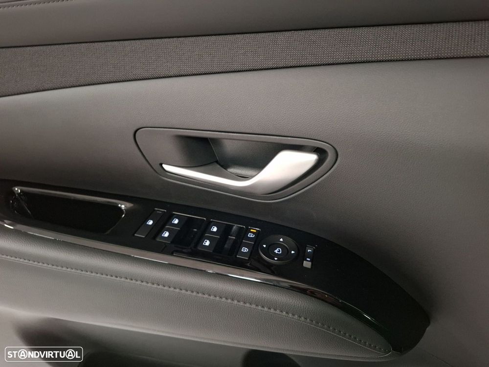 Hyundai Tucson 1.6 T-GDI PHEV e-Vanguard + TT - 24