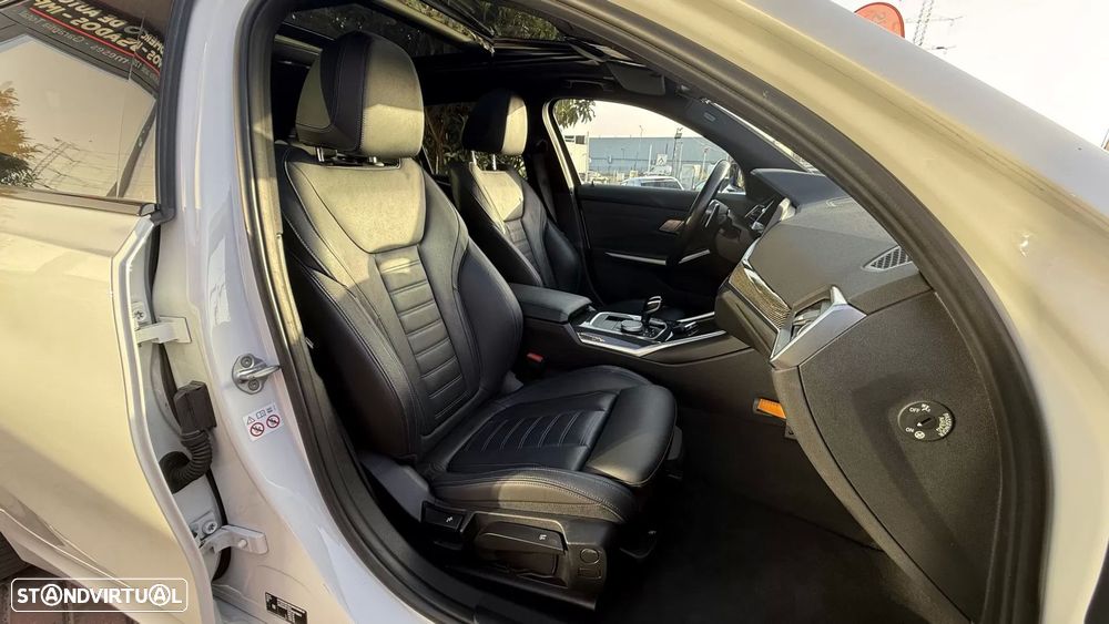 BMW 330 e Pack Desportivo M Auto - 28