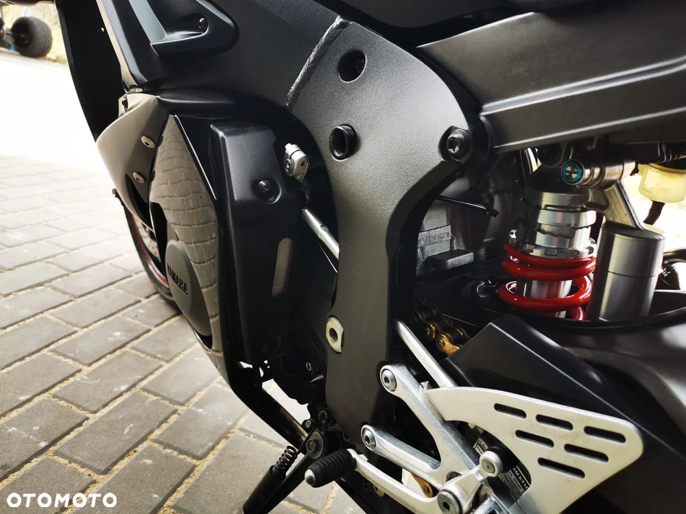 Yamaha R6 - 18