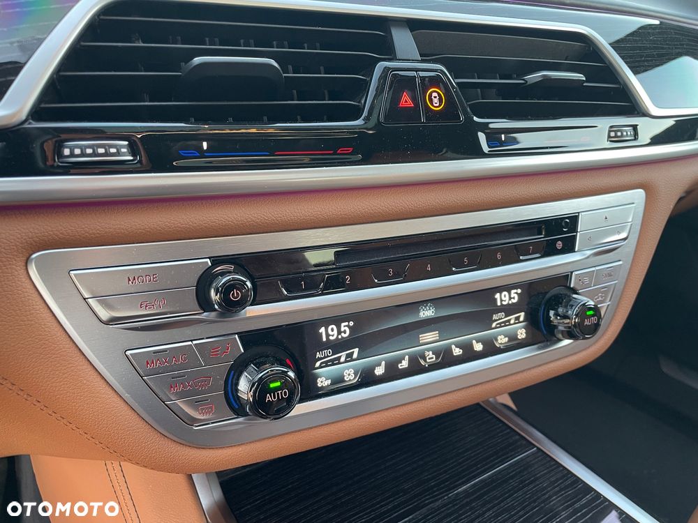 BMW Seria 7 750Li xDrive sport - 26