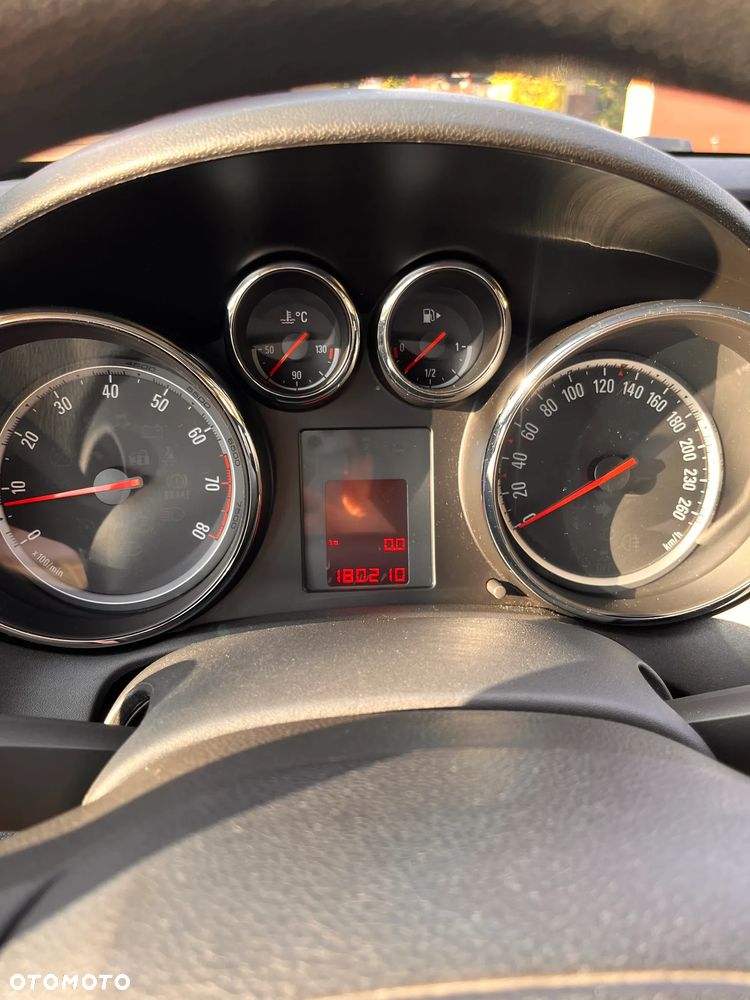 Opel Astra 1.4 Essentia - 17