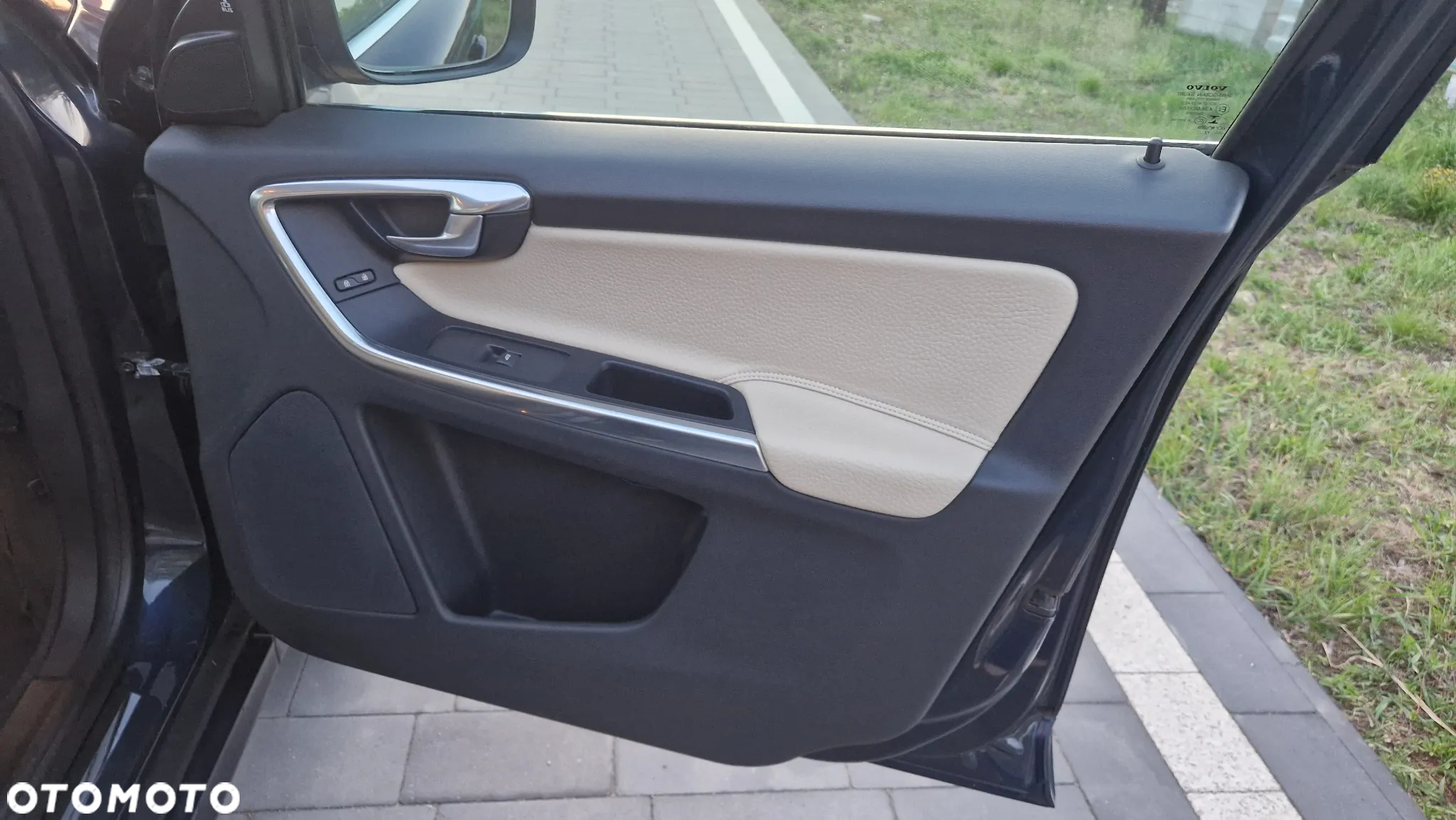Volvo XC 60 D4 Geartronic Momentum - 24