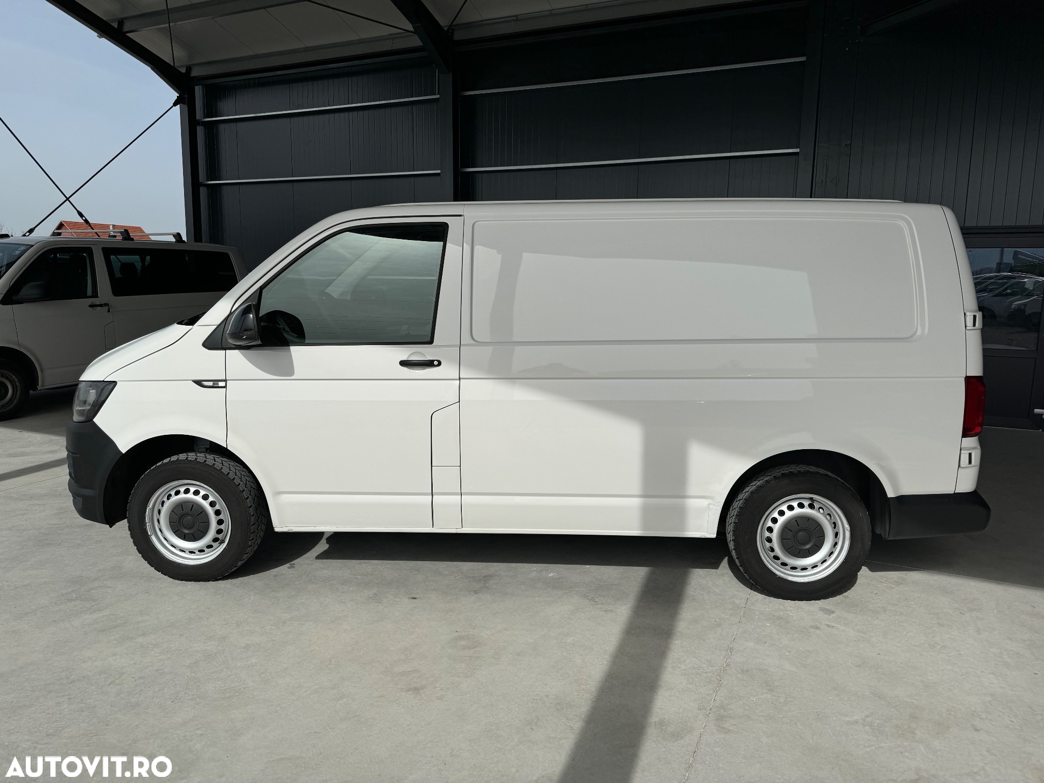 Volkswagen Transporter - 10