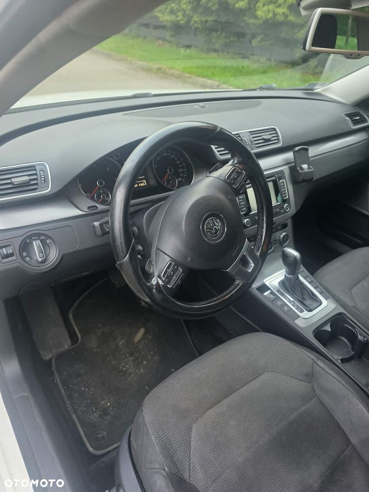 Volkswagen Passat 2.0 TDI Comfortline DSG - 6