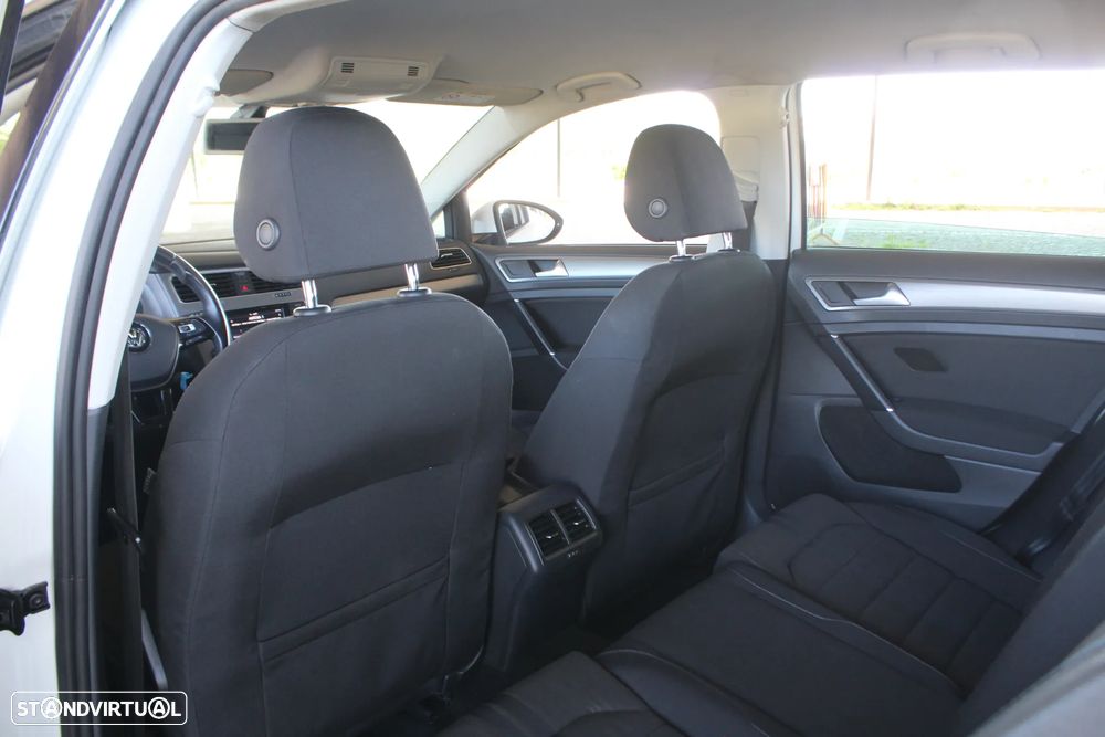 VW Golf Variant 1.6 TDi Sportline DSG - 36