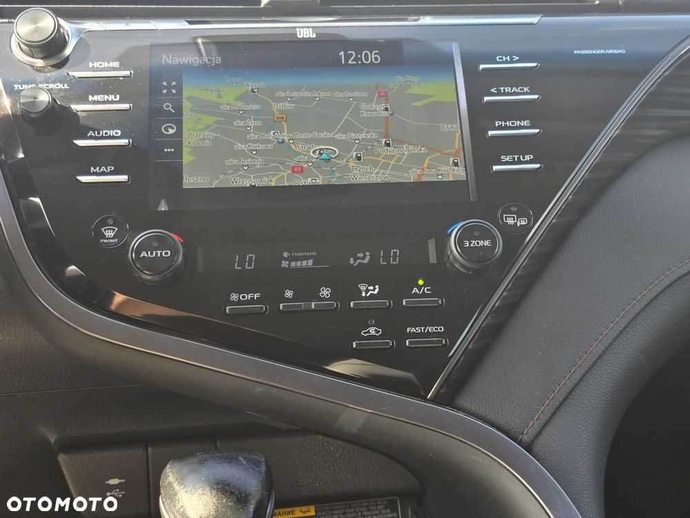 Toyota Camry 2.5 Hybrid Executive CVT - 24