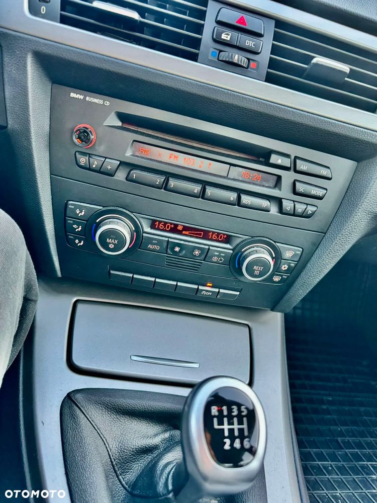 BMW Seria 3 318d - 3