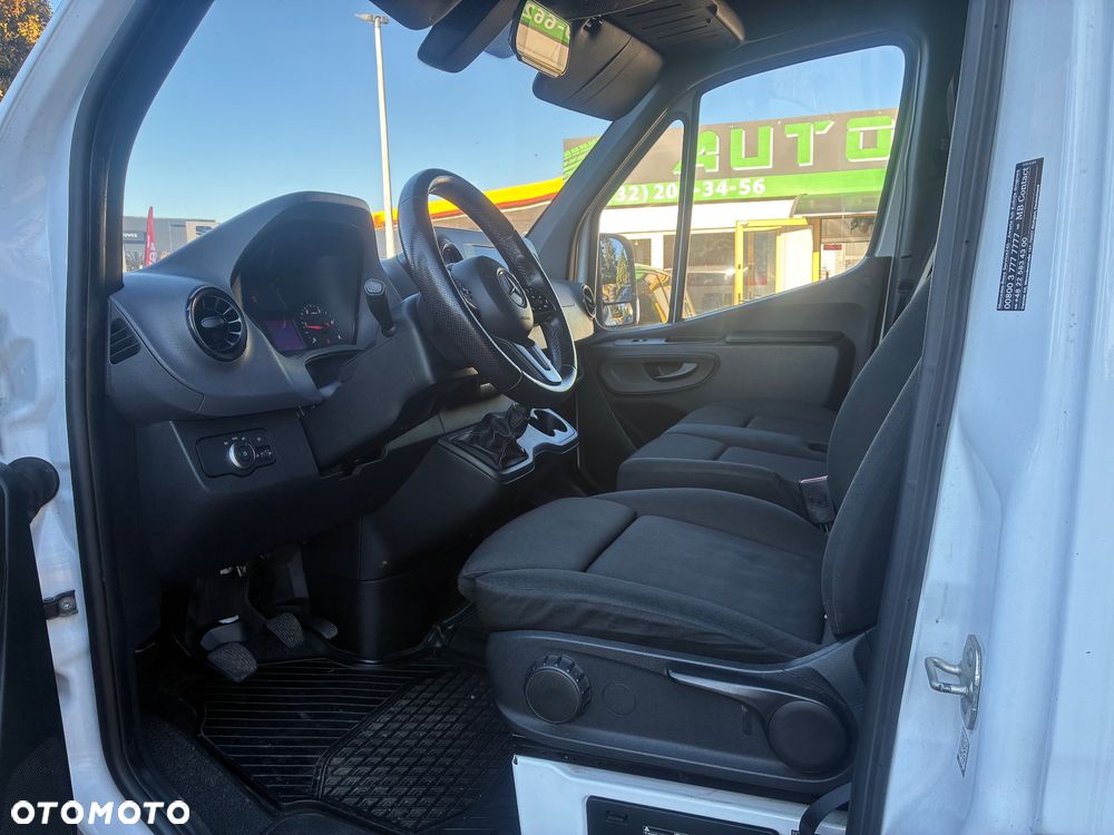 Mercedes-Benz SPRINTER - 8