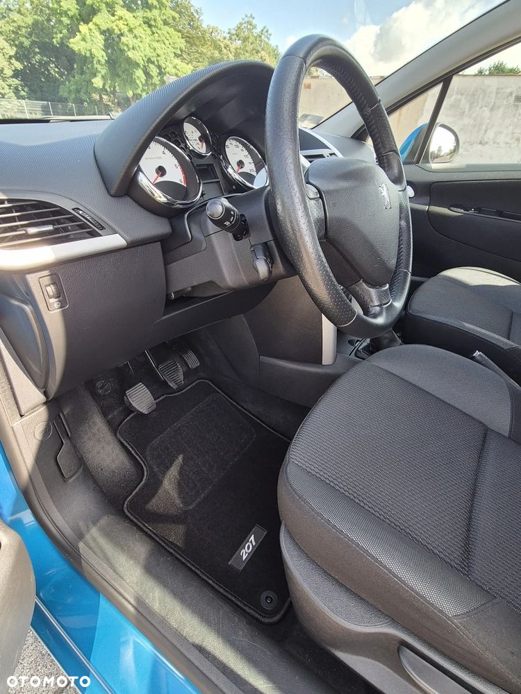 Peugeot 207 - 12