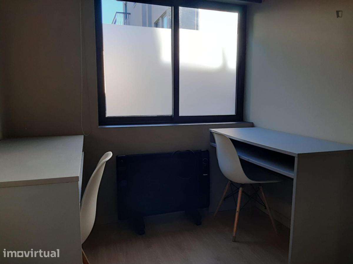 Quarto - localizado em Campanhã Porto - Grande imagem: 5/5