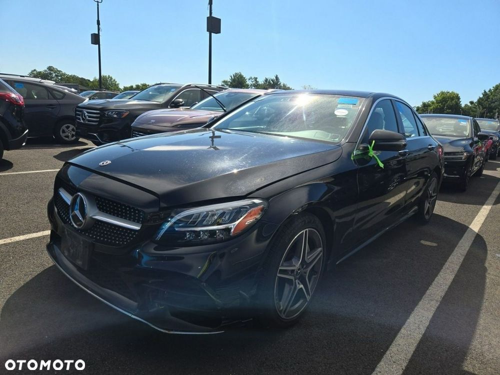 Mercedes-Benz Klasa C 300 4Matic 9G-TRONIC AMG Line - 2