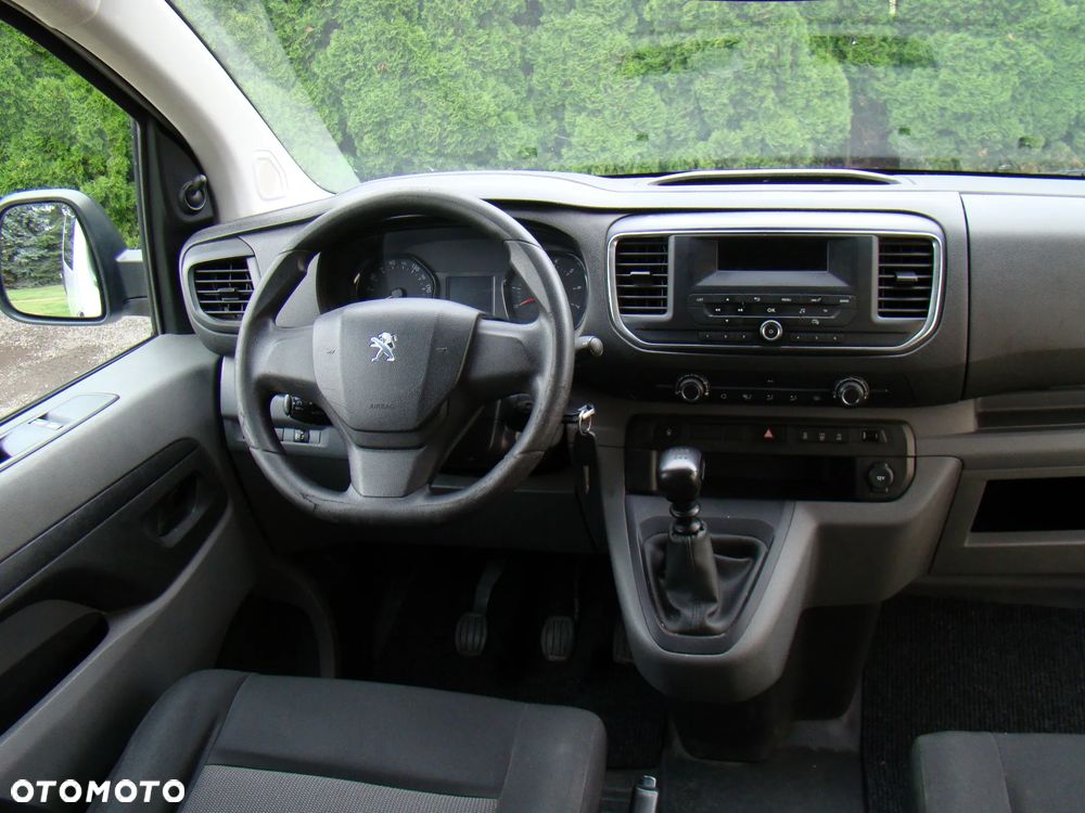 Peugeot Traveller - 21