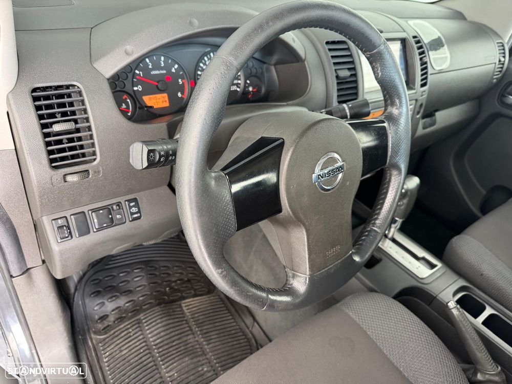 Nissan Navara 2.5 dCi CD SE AT - 13