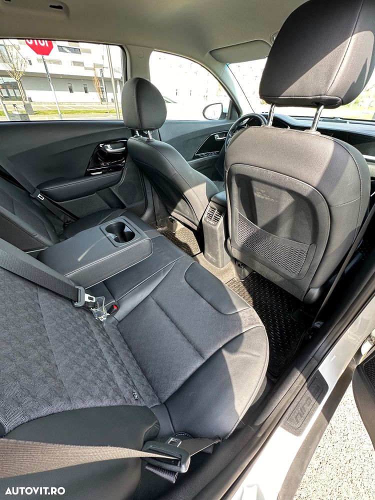 Kia Niro 1.6 GDI PHEV 2WD OPF Aut. Edition 7 - 6