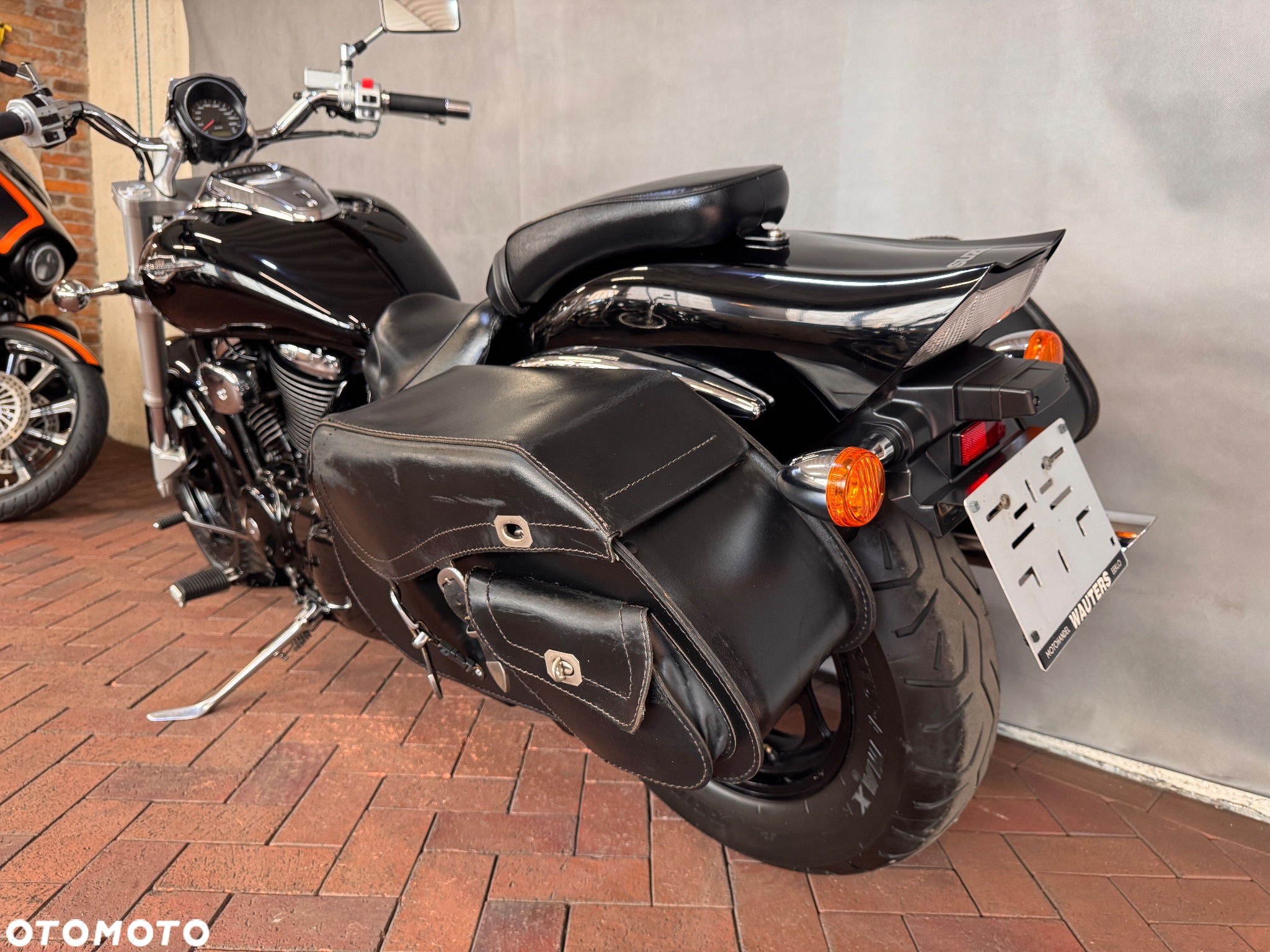 Suzuki Boulevard - 22
