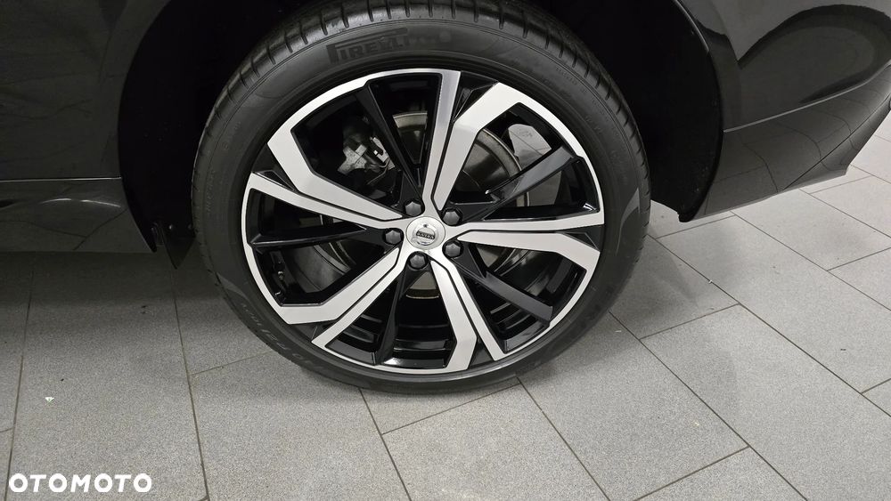 Volvo XC 60 B4 D Plus Dark - 12