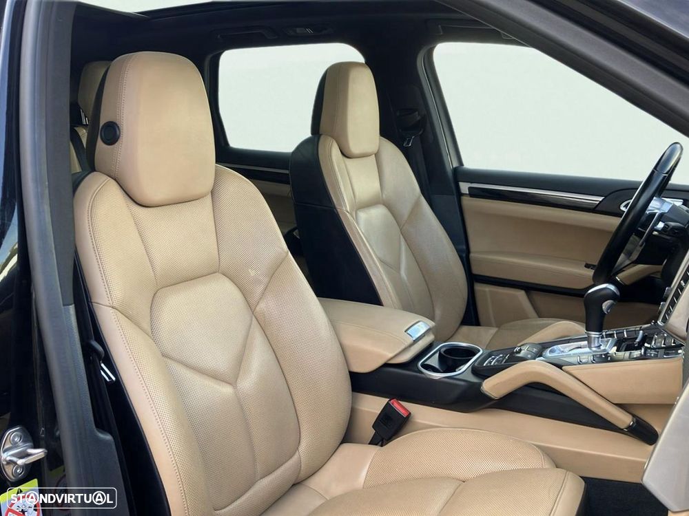 Porsche Cayenne - 10