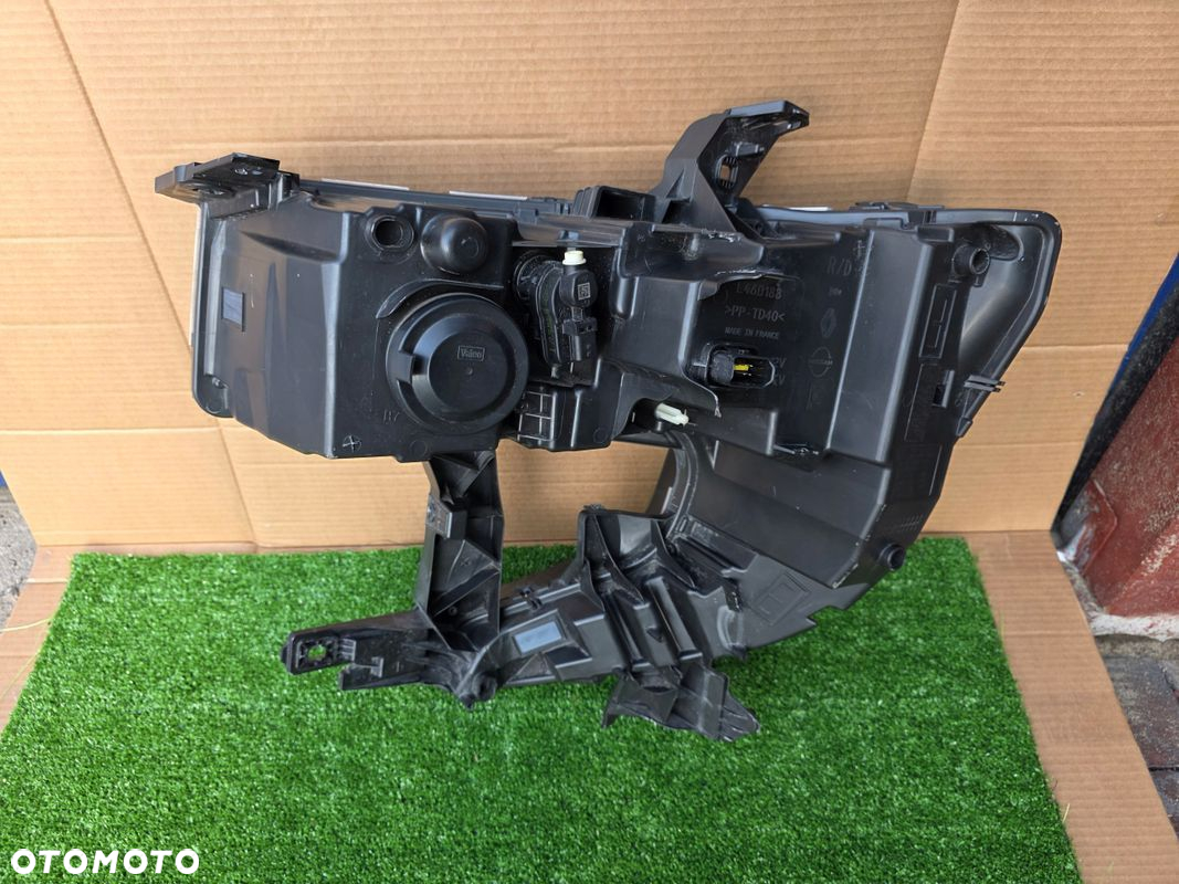 LAMPA PRAWA FULL LED RENAULT MASTER IV 4 2024 -> ORGINAŁ V 5 - 4