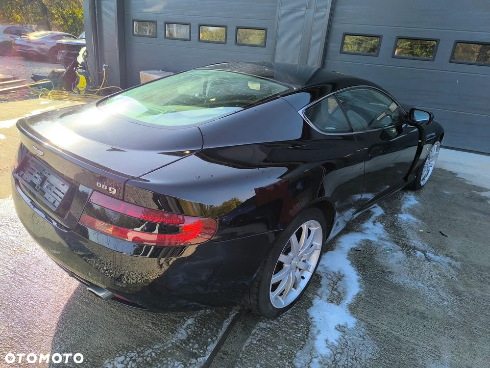 Aston Martin DB9 Standard - 4