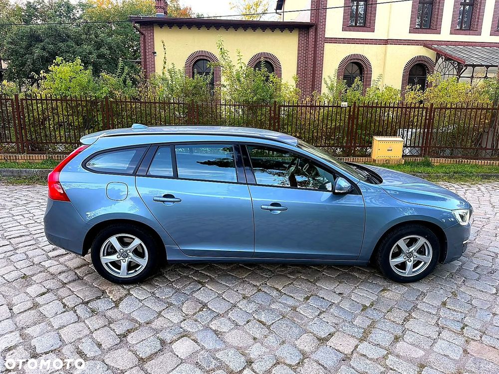 Volvo V60 D3 Momentum - 27