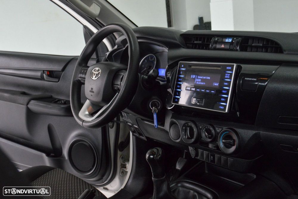 Toyota Hilux 2.4 D-4D 4X2 Cabine Extra 3L - 27
