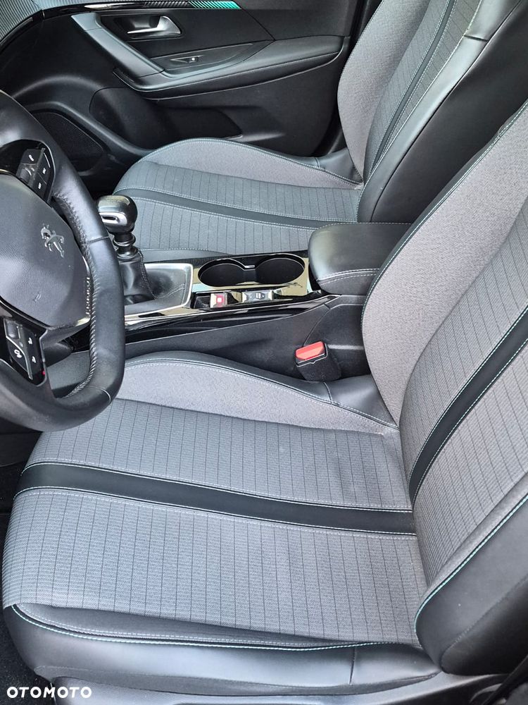Peugeot 2008 BlueHDi 110 Allure - 4