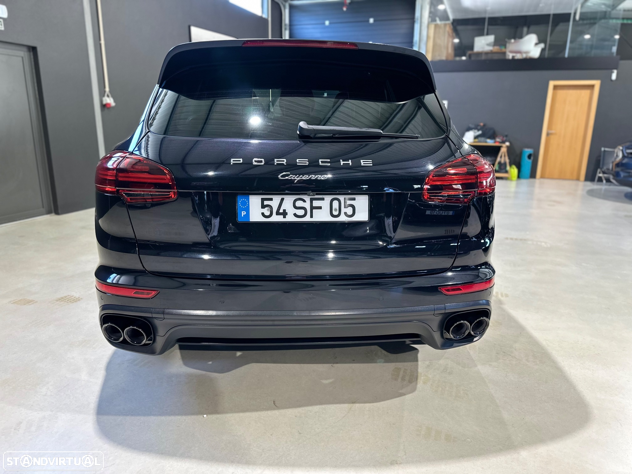 Porsche Cayenne Platinum Edition - 12