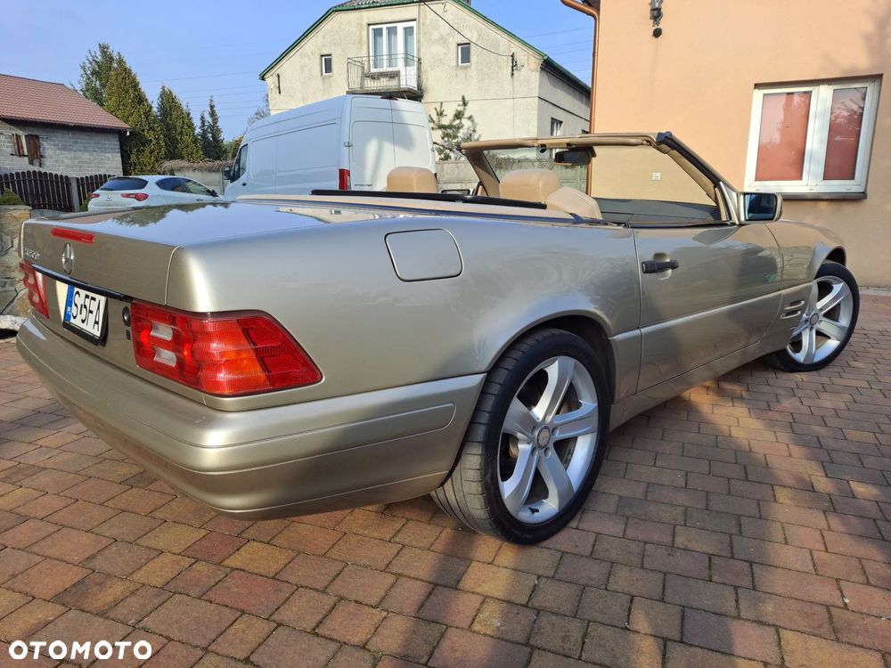 Mercedes-Benz SL - 16