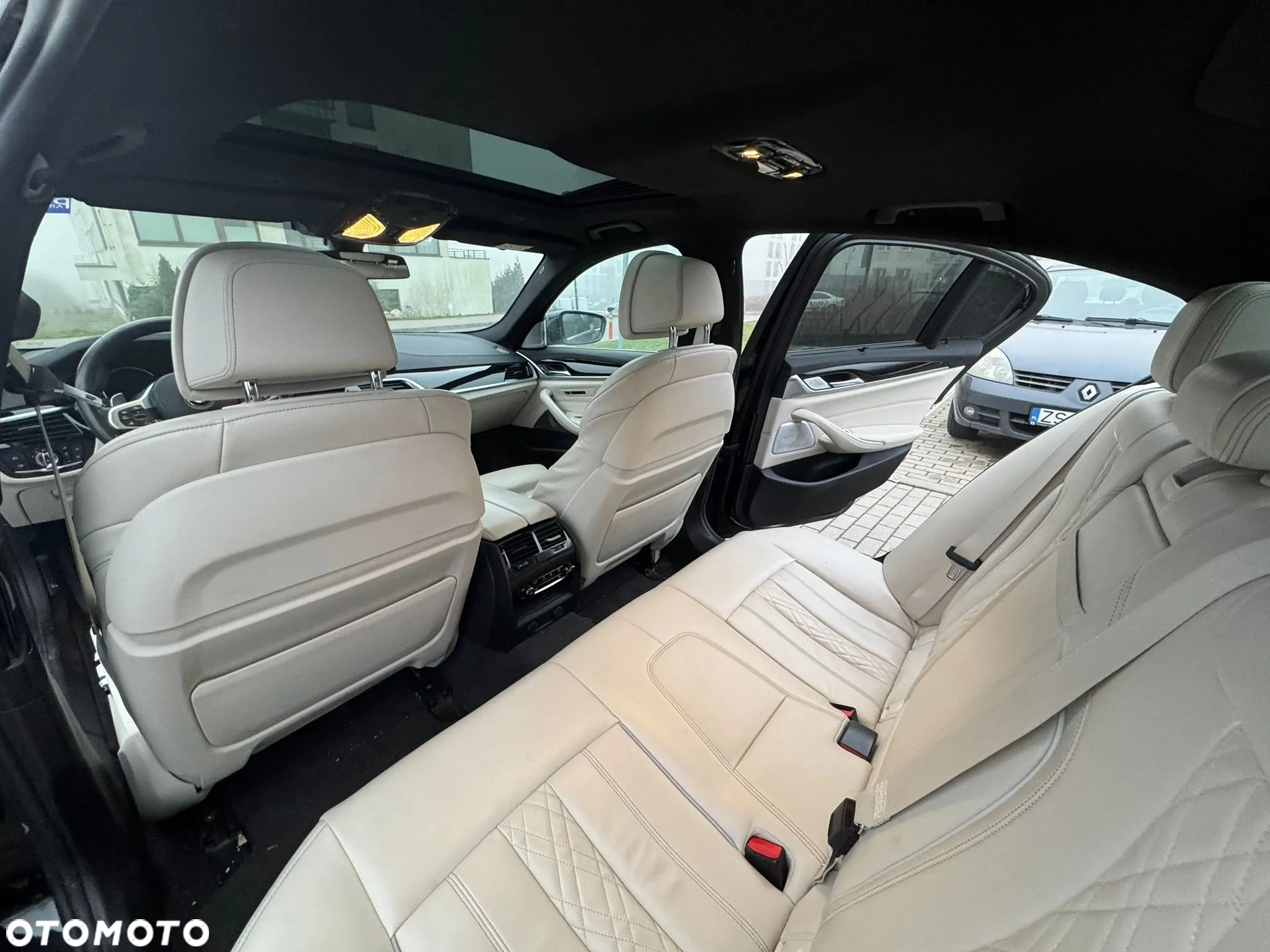BMW Seria 5 530d xDrive Luxury Line - 34