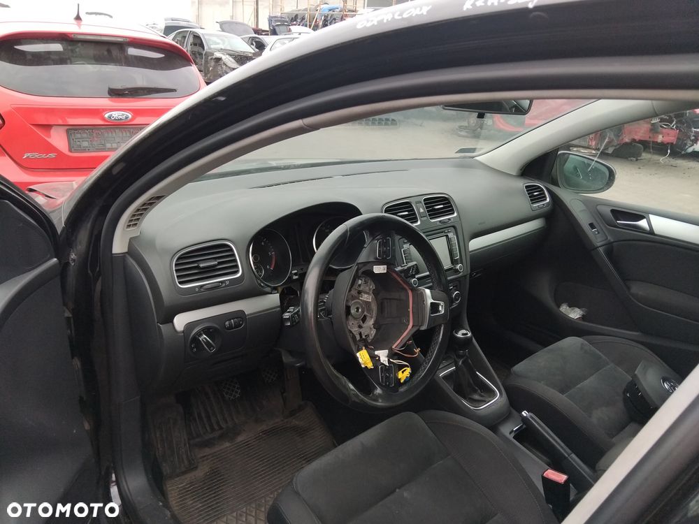 VW Golf 6 VI z silnikiem 2,0 TDI ozn. CBA i skrzynią manualną ozn. KRM lak LC9X - 5