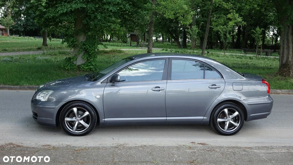 Toyota Avensis - 25