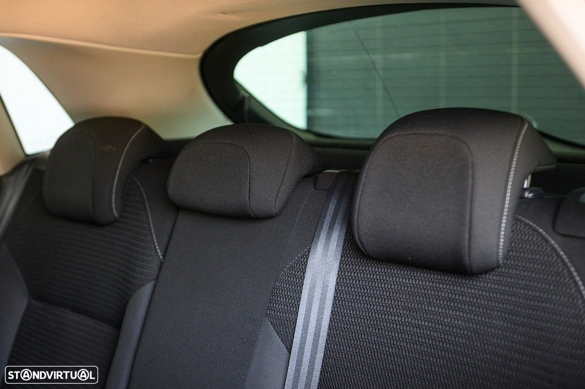 Citroën C4 1.6 BlueHDi Feel EAT6 - 39