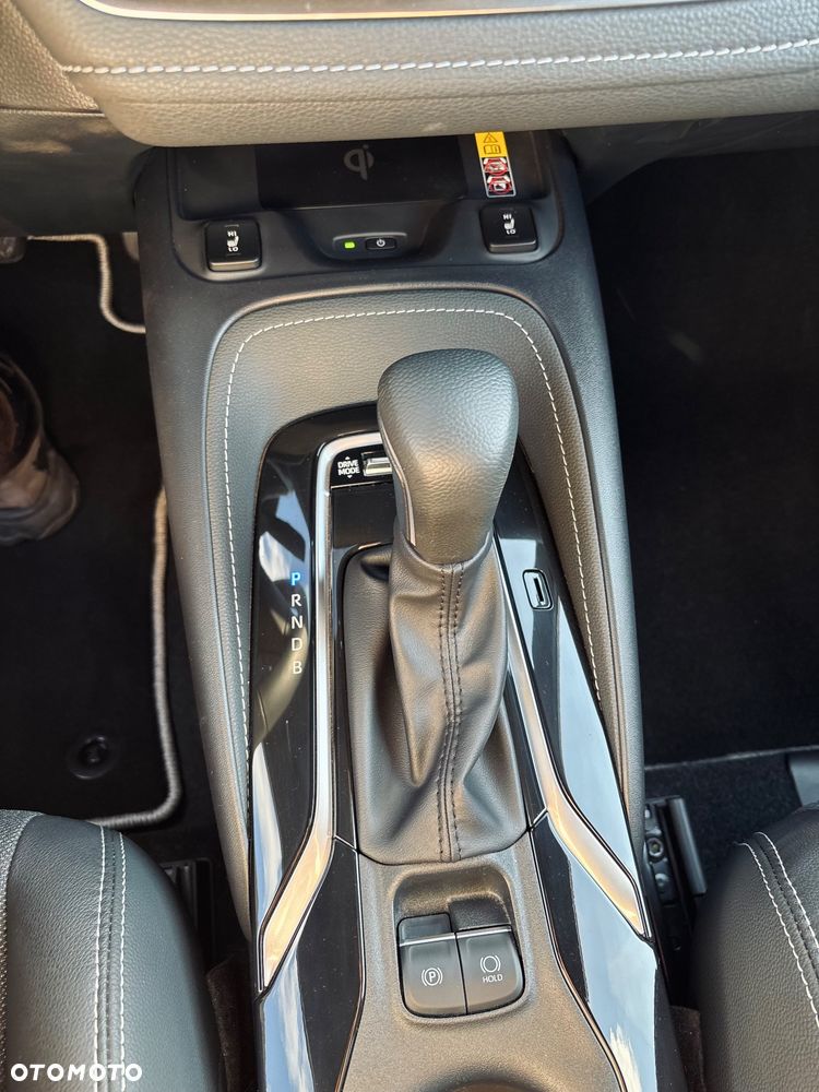 Toyota Corolla 1.8 Hybrid Style - 24