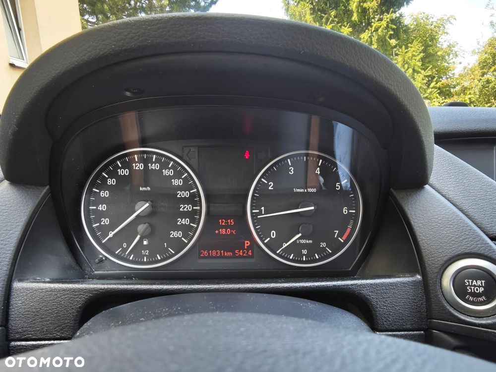 BMW X1 sDrive18i - 11